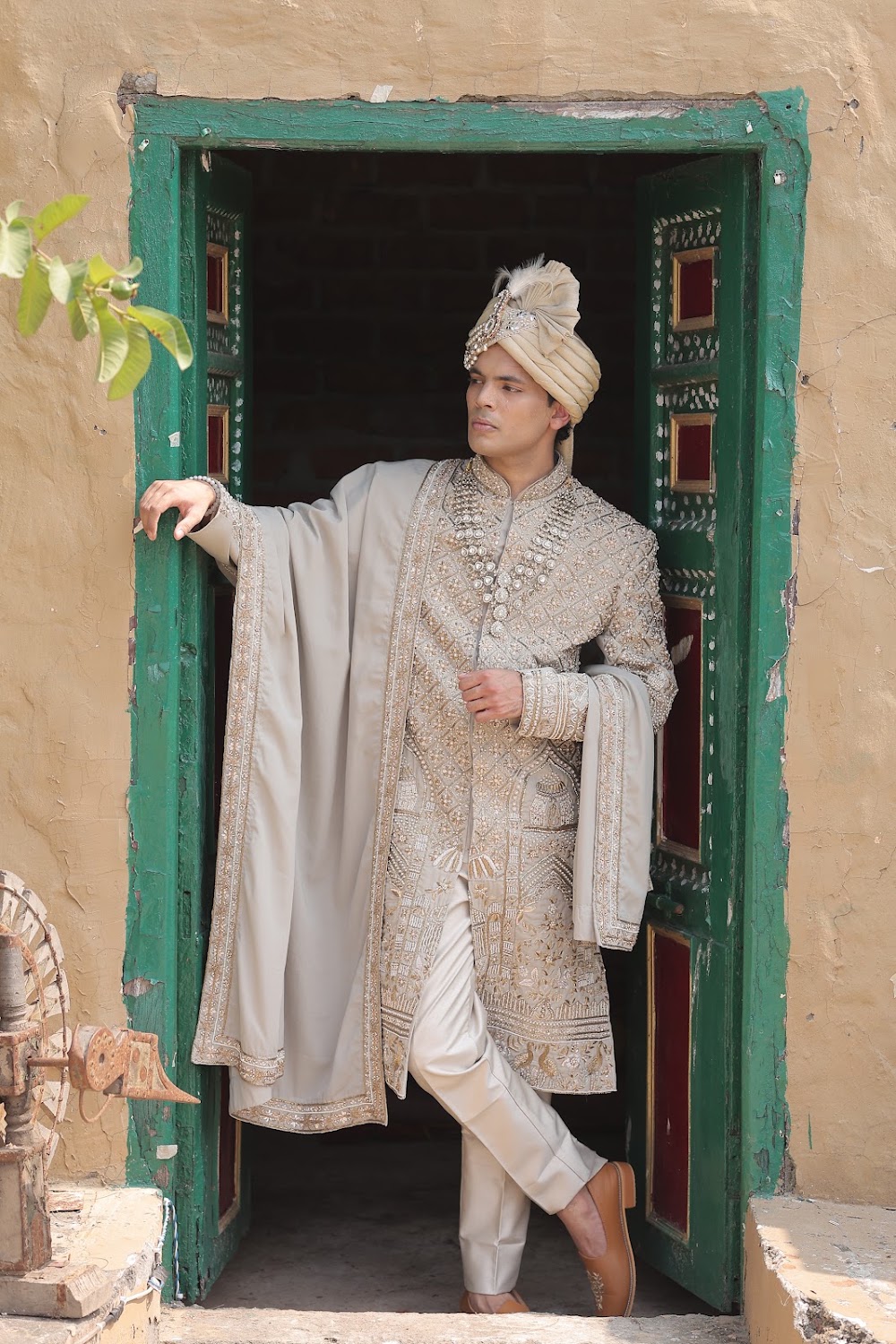 Darbaar signature safa and embroidered ensemble